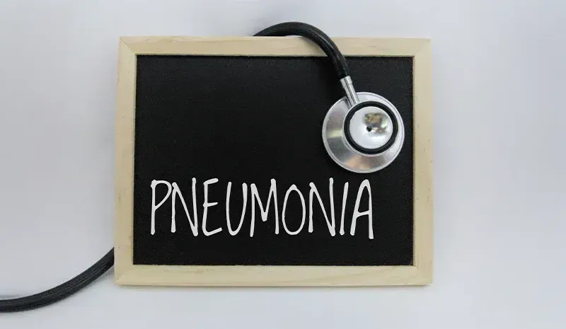 How does pneumonia affect oxygen levels